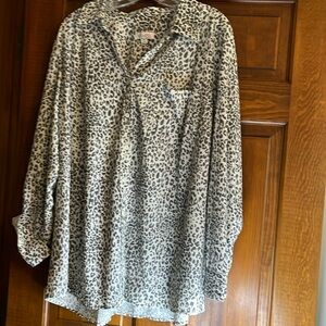 Women’s Denim and Company women’s long sleeve blouse Never worn. 2X
